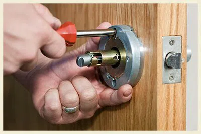 Lindenhurst IL Locksmith Store Lindenhurst, IL 847-383-3043 - 10-residential-lockouts